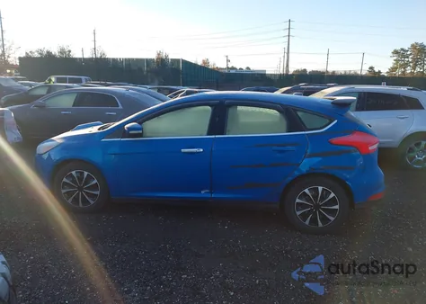 2015 Ford Focus Titanium из США, поврежденный, VIN 1FADP3N27FL216014